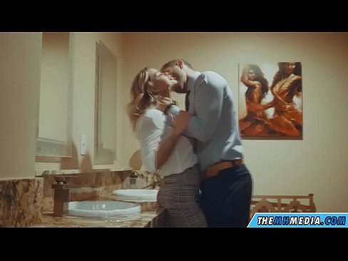 ❤️ Når en barmfagre blondine forfører dig på et offentligt toilet ☑ Porn video at da.masseffect1.ru